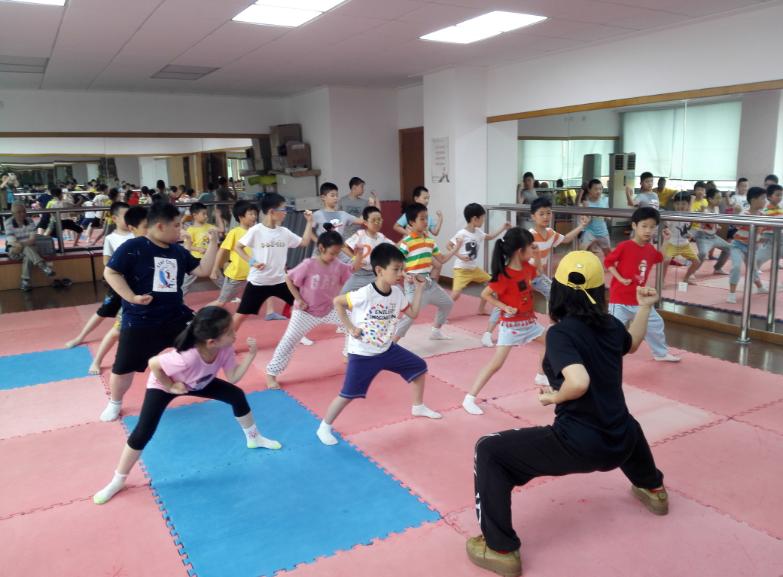 上海市社區<a href=http://www.bentong.net target=_blank class=infotextkey>健身</a>俱樂部