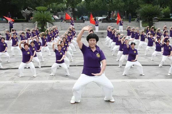 上海市社區(qū)<a href=http://www.bentong.net target=_blank class=infotextkey>健身</a>俱樂部