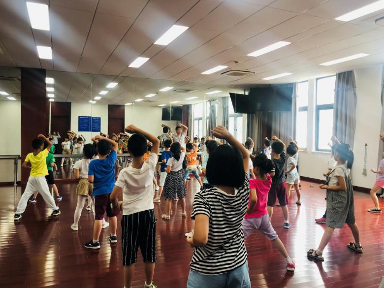 上海市社區(qū)<a href=http://www.bentong.net target=_blank class=infotextkey>健身</a>俱樂部