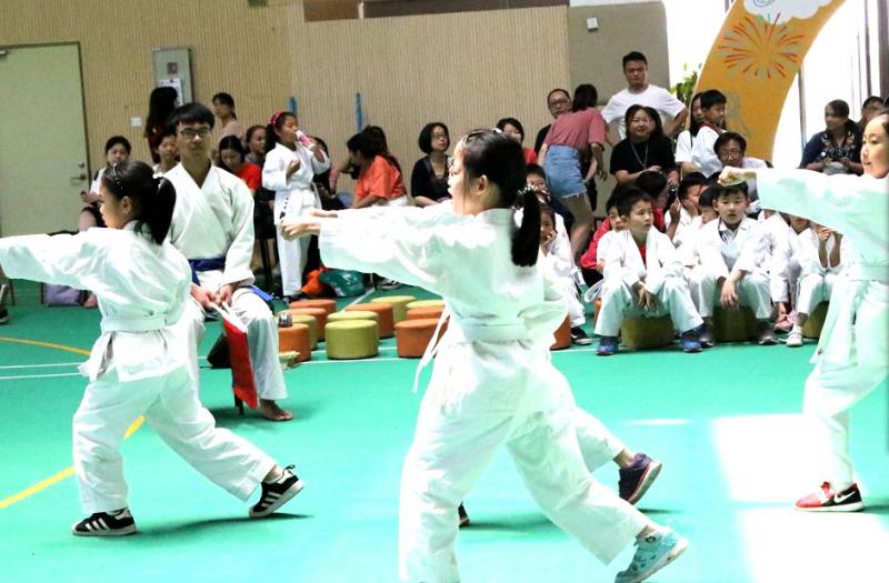 上海市社區<a href=http://www.bentong.net target=_blank class=infotextkey>健身</a>俱樂部