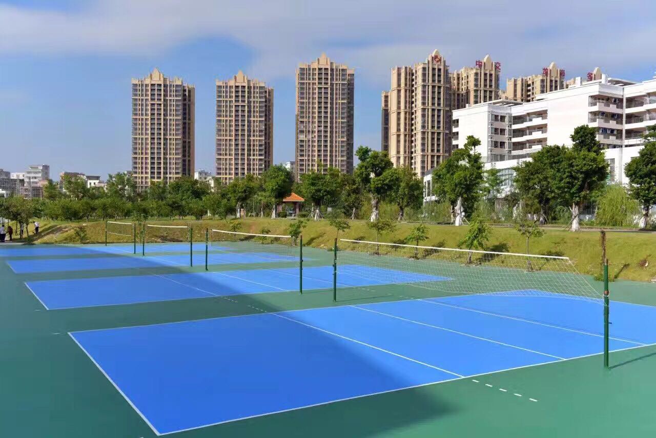 廣東湛江學院 <a href=http://www.bentong.net target=_blank class=infotextkey>硅PU</a>球場