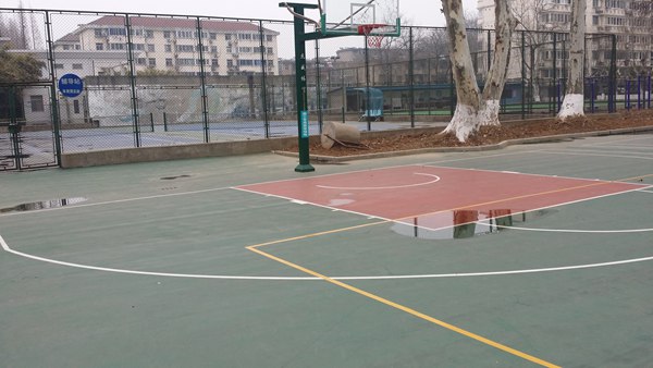 <a href=http://www.bentong.net target=_blank class=infotextkey>硅PU</a>籃球場