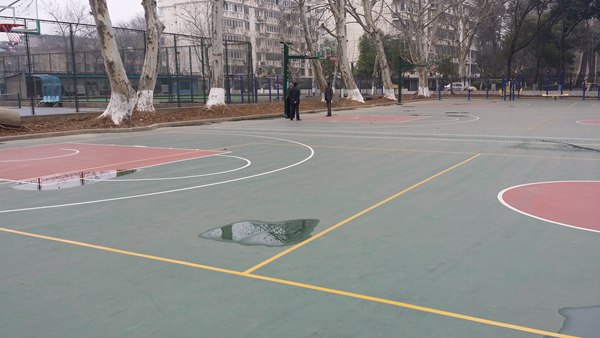 <a href=http://www.bentong.net target=_blank class=infotextkey>硅PU</a>籃球場