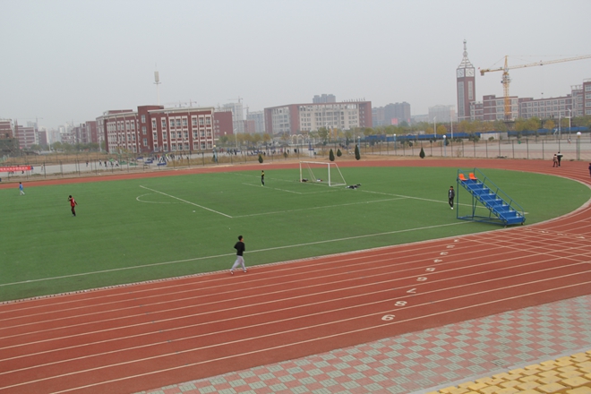 北京交通大學黃驊分校4*4<a href=http://www.bentong.net target=_blank class=infotextkey>塑膠跑道</a>工程實例