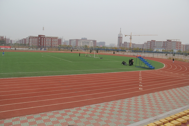 北京交通大學黃驊分校4*4<a href=http://www.bentong.net target=_blank class=infotextkey>塑膠跑道</a>工程實例