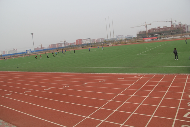 北京交通大學黃驊分校4*4<a href=http://www.bentong.net target=_blank class=infotextkey>塑膠跑道</a>工程實例