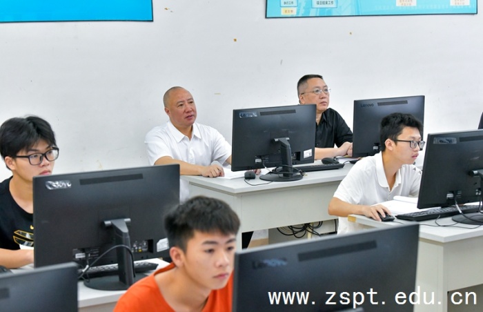 以“鹽”入“湯” 專業課講出思政味
