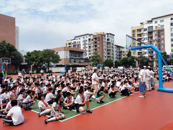 消防疏散常演練，安全意識記心間