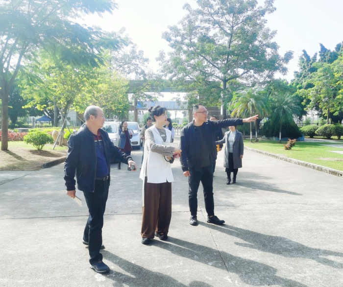 火炬開發區文體教育局到中山紀念中學浪網中學指導工作