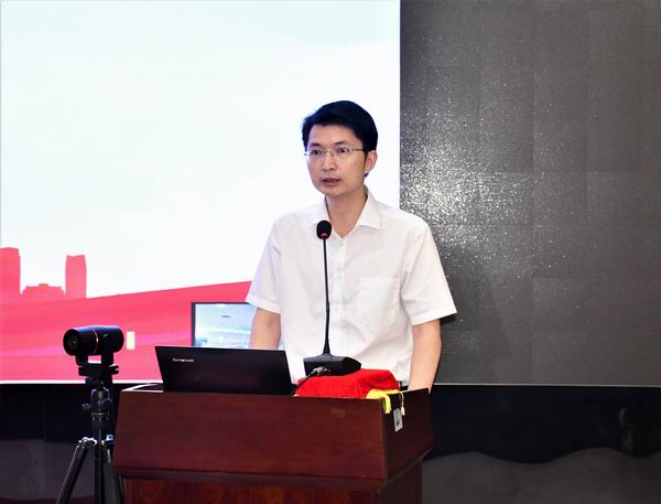 調(diào)整大小 13.劉進(jìn)華副局長(zhǎng)寄語特級(jí)教師工作室建設(shè).jpg