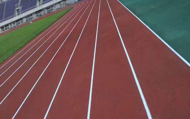 田徑場<a href=http://www.bentong.net target=_blank class=infotextkey>塑膠跑道</a>