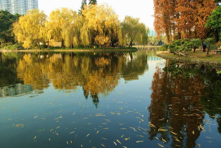 流花湖公園東北門（臨近陸軍總醫院、東方賓館）