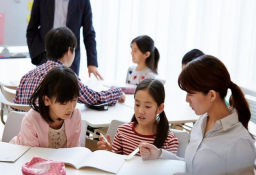 10月1日起將取消“周中課”，家長各執己見，有人歡喜有人愁