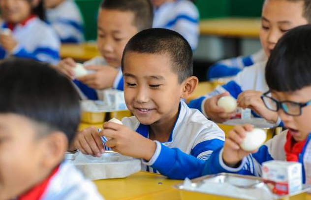 “睡眠令”落地，各地中小學(xué)調(diào)整到校時間，家長表示新問題出現(xiàn)