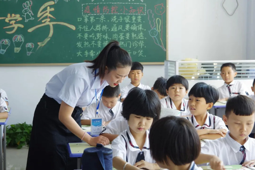 民辦中小學大停招，數百萬師生如何分流