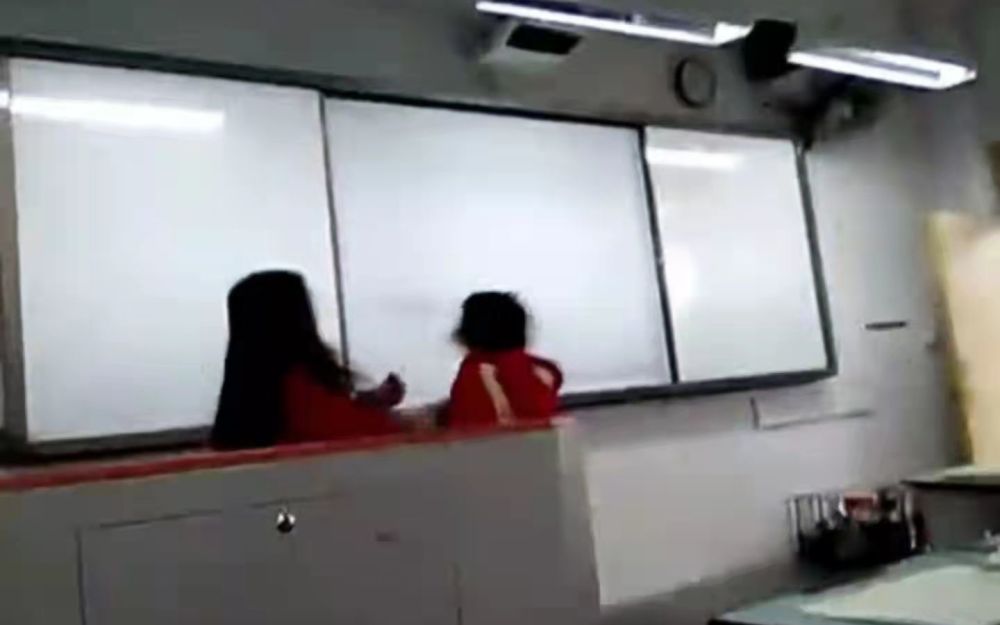 四川金堂一女老師課堂上扇女學生耳光，教育局：情況屬實，正調查