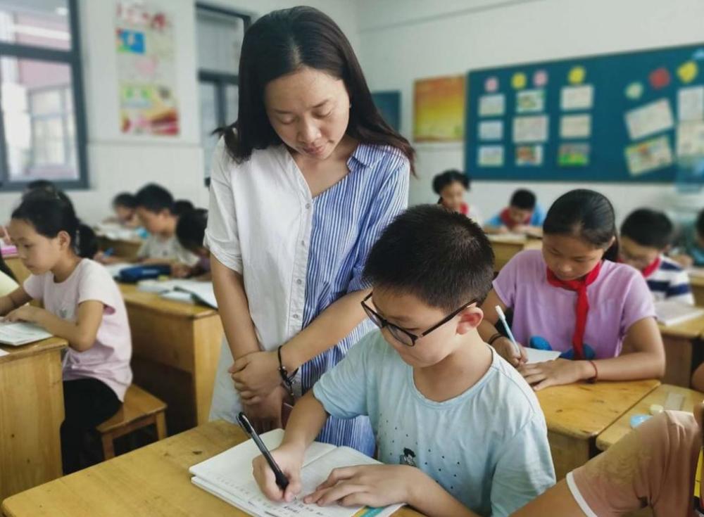 “雙減”政策順利落地，7700萬學生參加課后服務，家長給出真實反饋