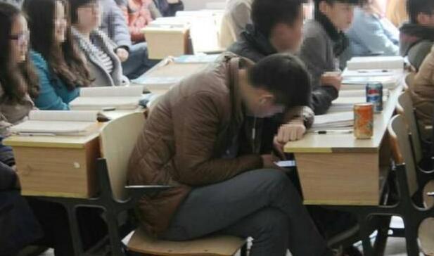 老師越來越不被尊重，頂撞老師、擾亂課堂紀(jì)律的，為什么越來越多
