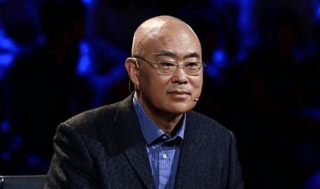 鄭淵潔“怒批”語文教材誤人子弟，引起家長共鳴：內容經不起推敲