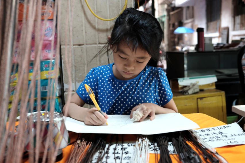 9歲小學(xué)生因“特殊體質(zhì)”火了，一做數(shù)學(xué)題就過(guò)敏，醫(yī)生解釋亮了