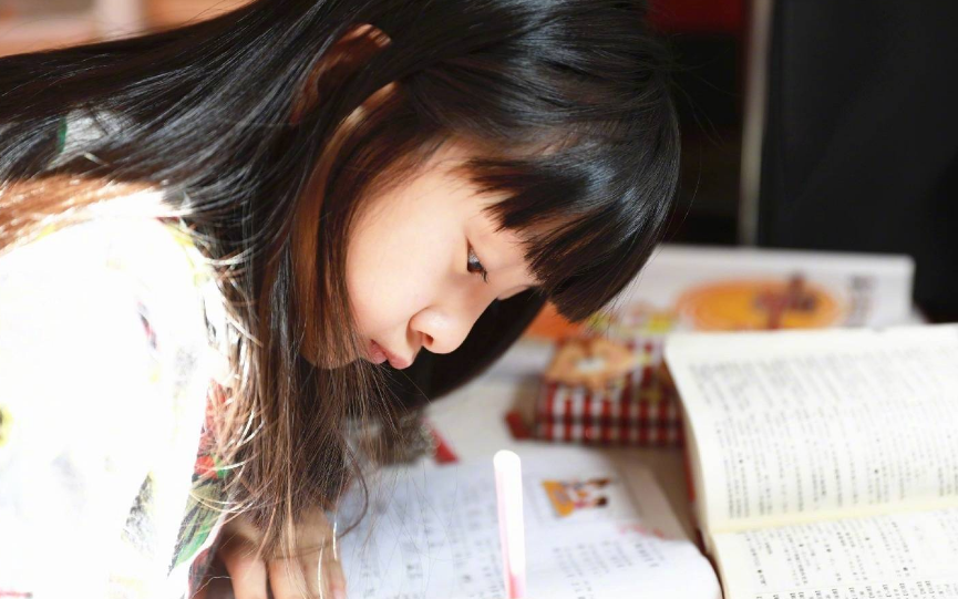 小學生滿分作文走紅，句句不提愛、句句都有愛，老師看后倍受感動