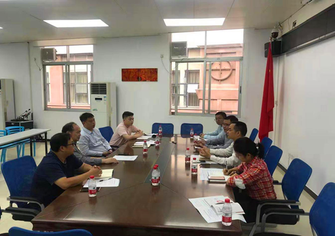 區集體經濟發展服務署調研崗廈股份公司.png