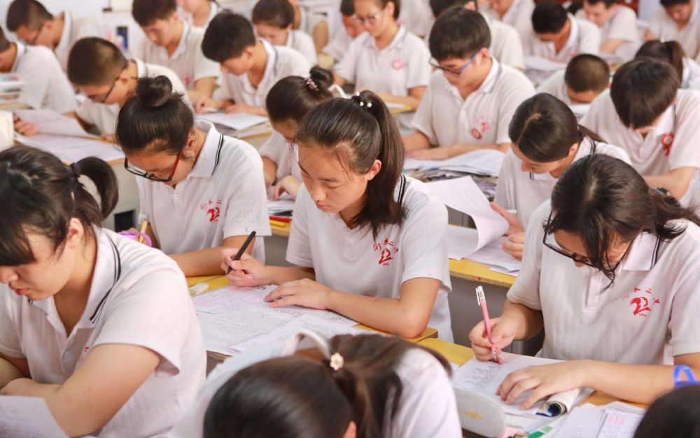 高考459分的“尷尬”，高不成低不就，學(xué)生報(bào)考成為大難題