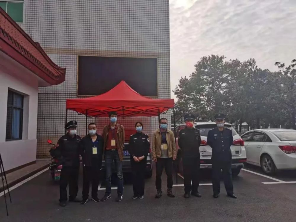 【我為群眾辦實事】護航成考：考生忘帶準考證，蘆淞民警來幫忙