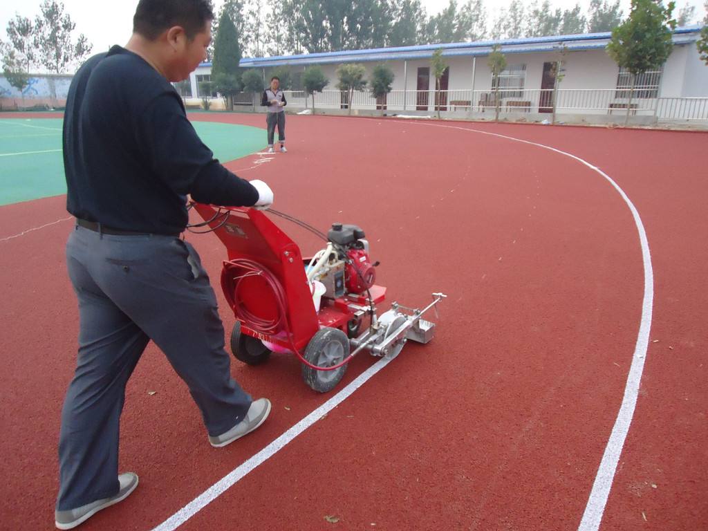 <a href=http://www.bentong.net target=_blank class=infotextkey>塑膠跑道</a>畫線