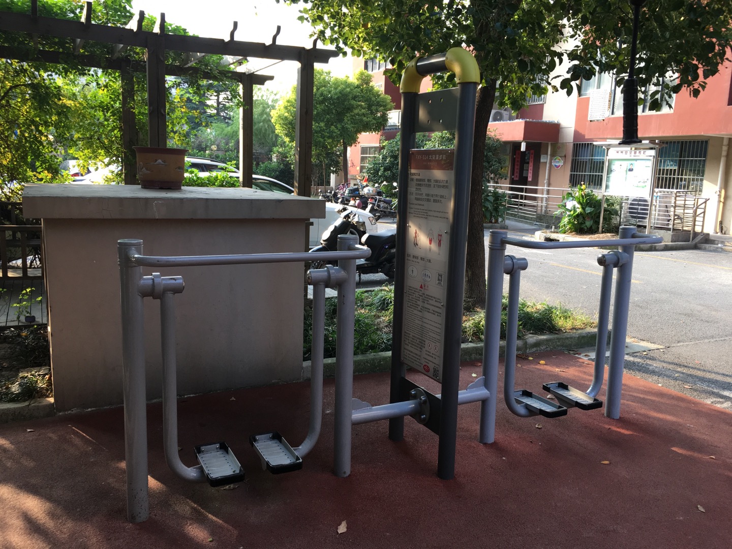 雙位太空漫步機