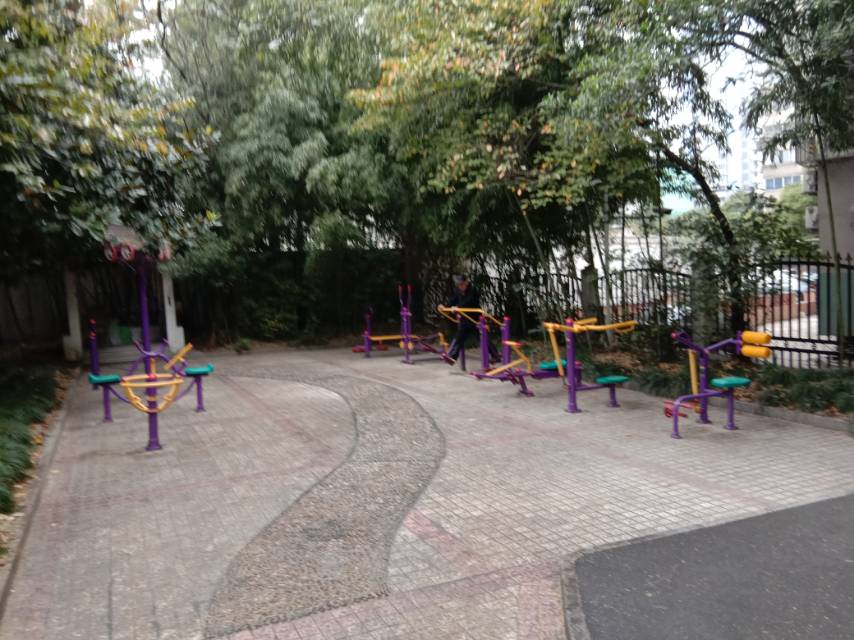 凌高小區健身點