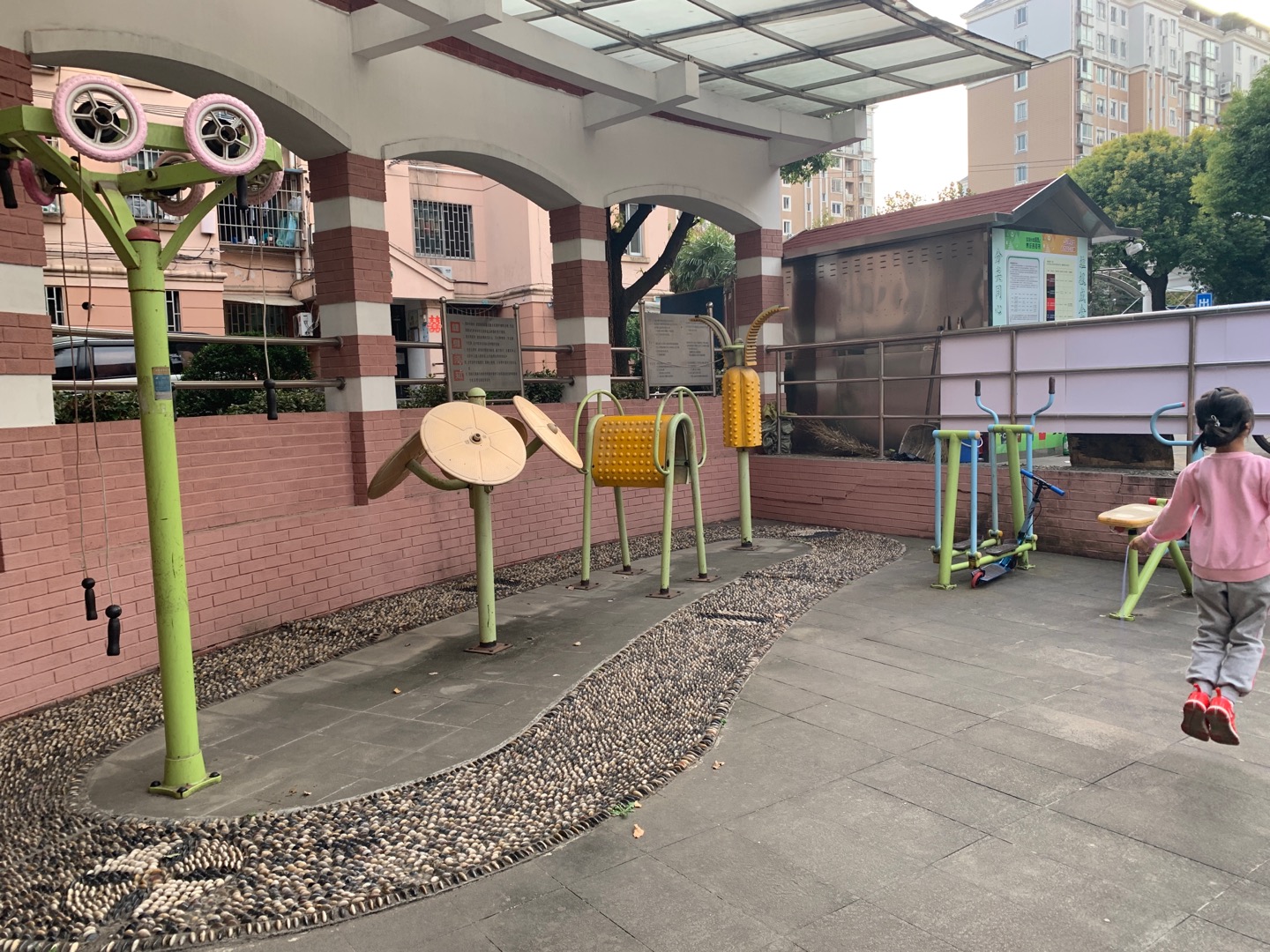 膠二居委市民益智健身苑點 膠二居委市民益智健身苑點