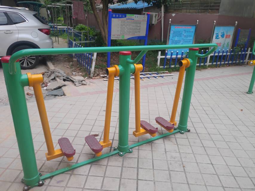 兩聯漫步機