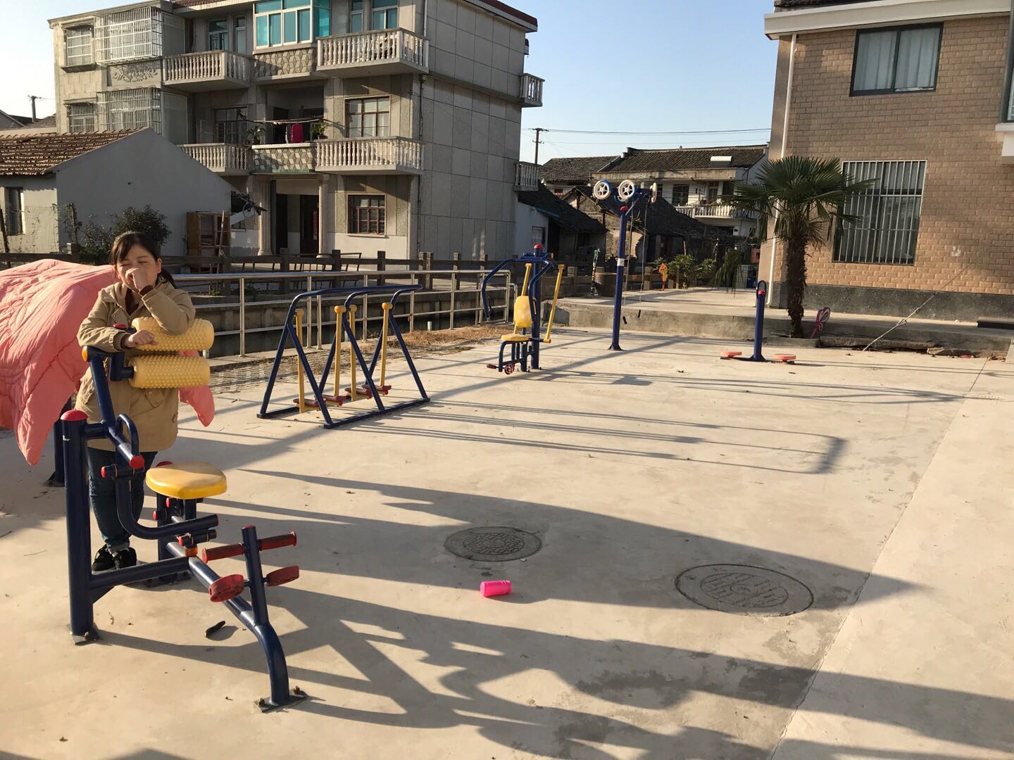 鹽倉居委鹽倉老街110弄1號旁健身路徑 鹽倉居委鹽倉老街110弄1號旁健身路徑