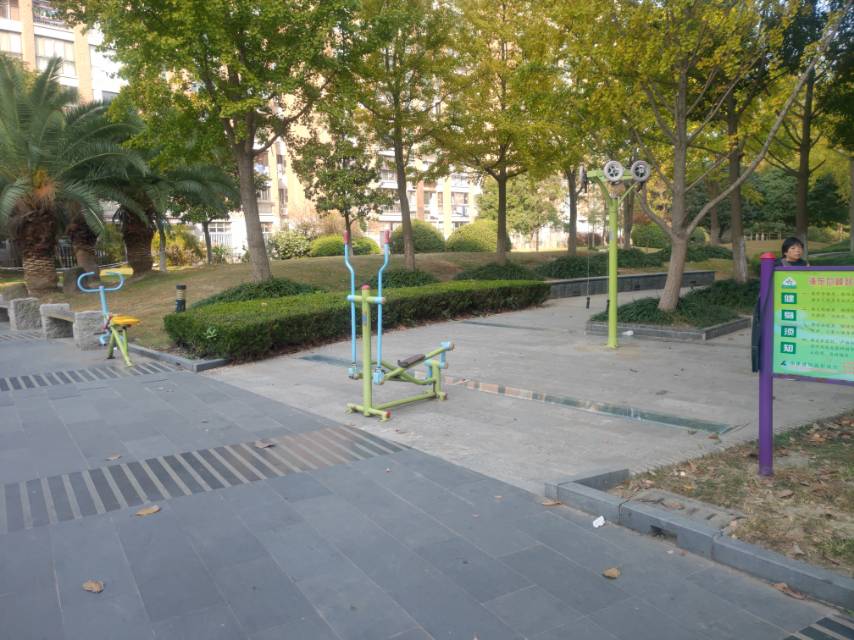浦東巨峰路399弄中心花園健身點 浦東巨峰路399弄中心花園健身點