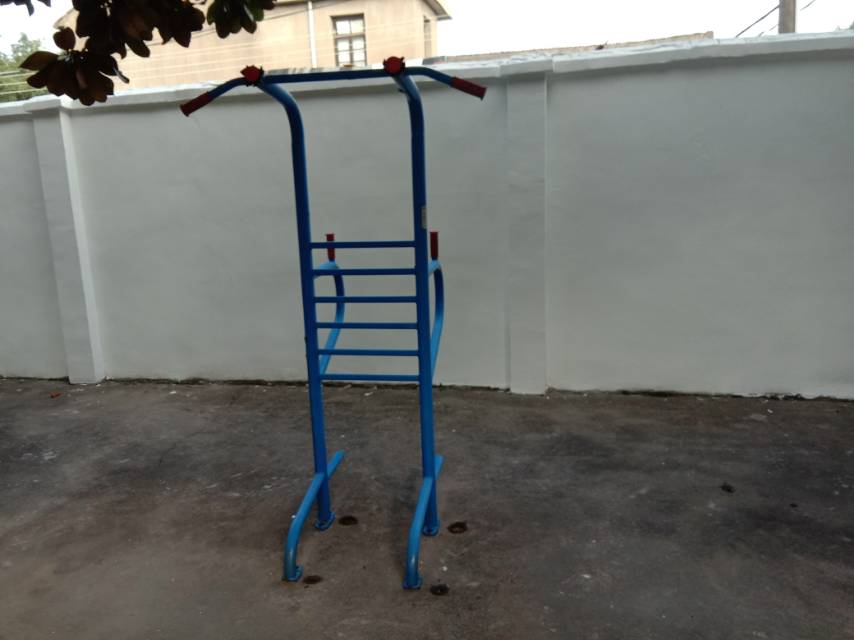 多功能訓練器 多功能訓練器