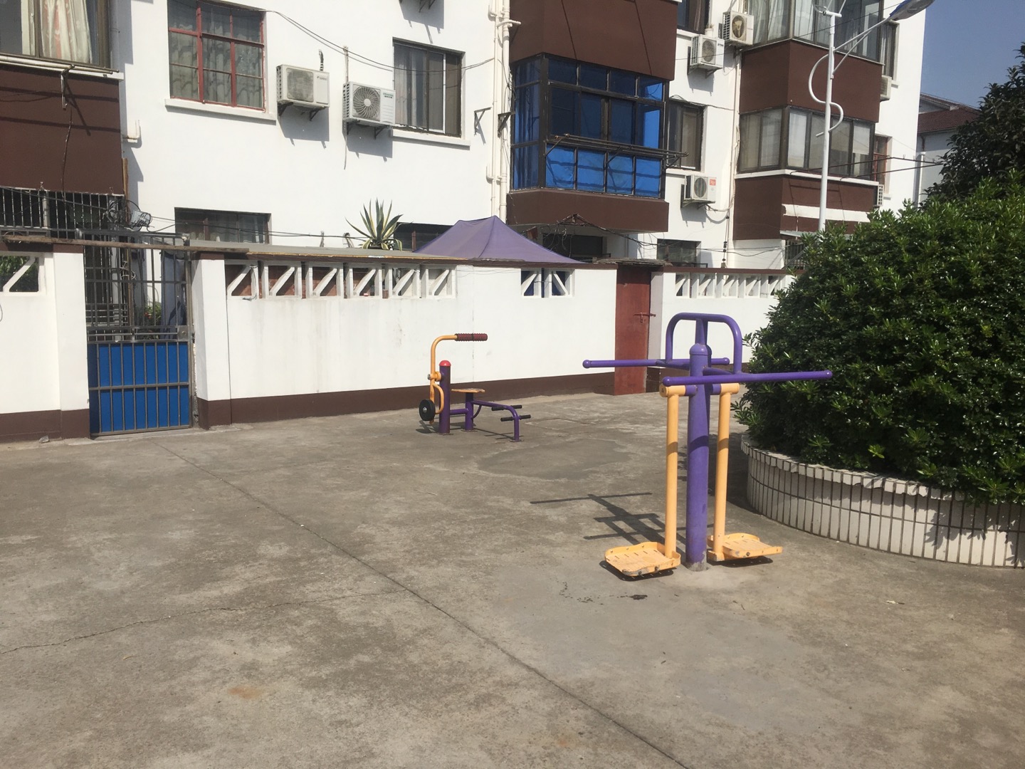老港居民委員會教委新村健身苑點 老港居民委員會教委新村健身苑點