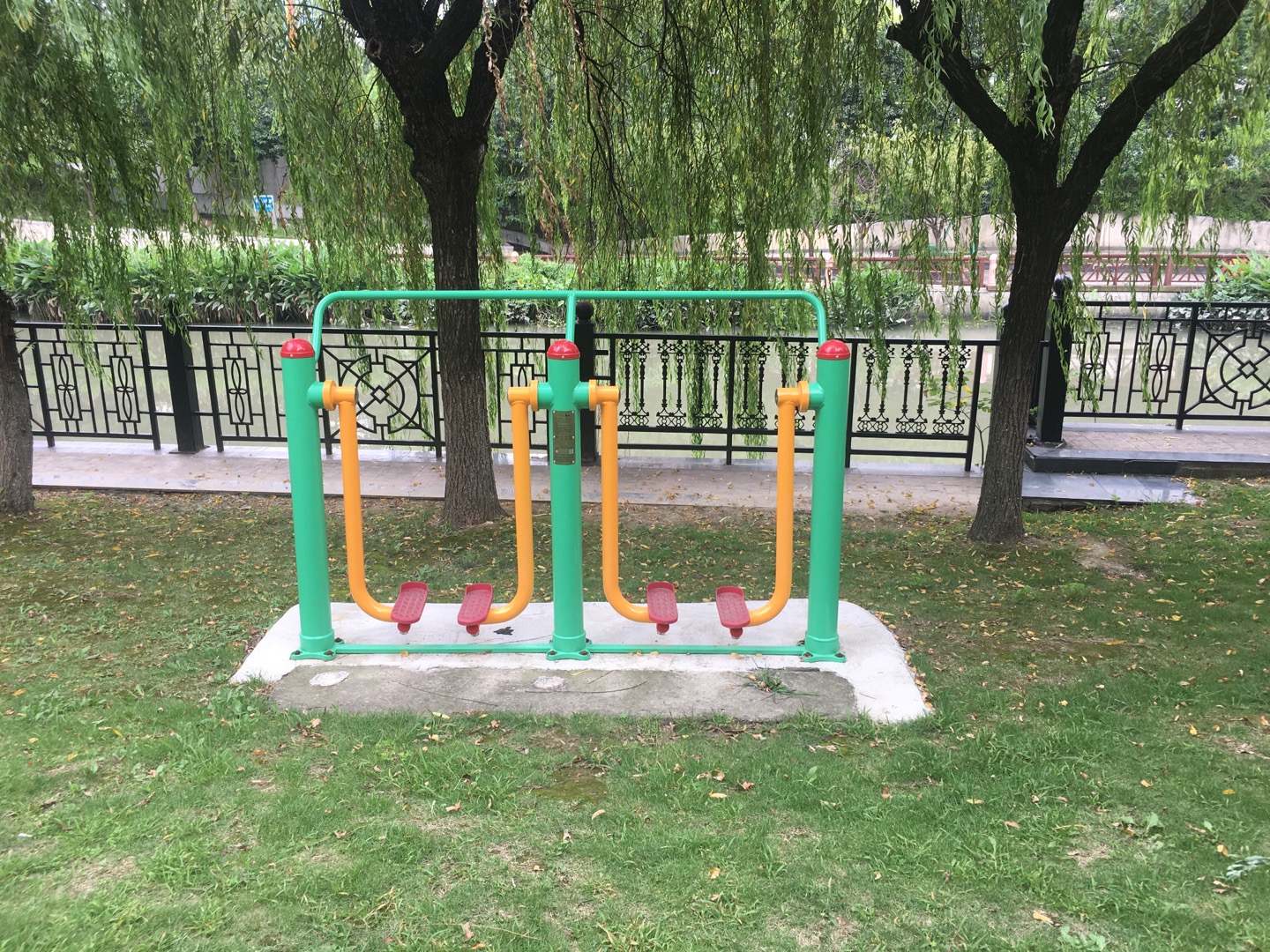 兩聯漫步機