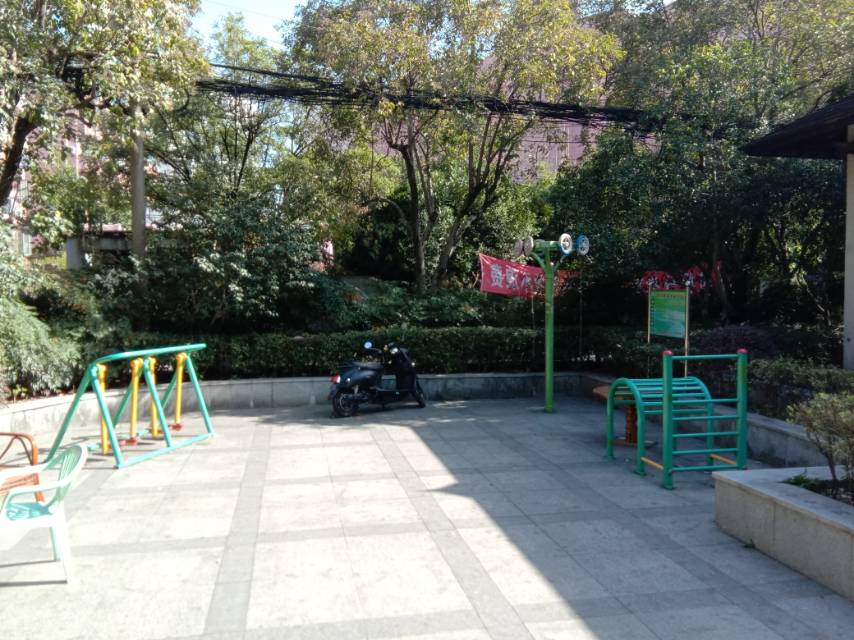 藍高居委市民益智健身點5 藍高居委市民益智健身點5