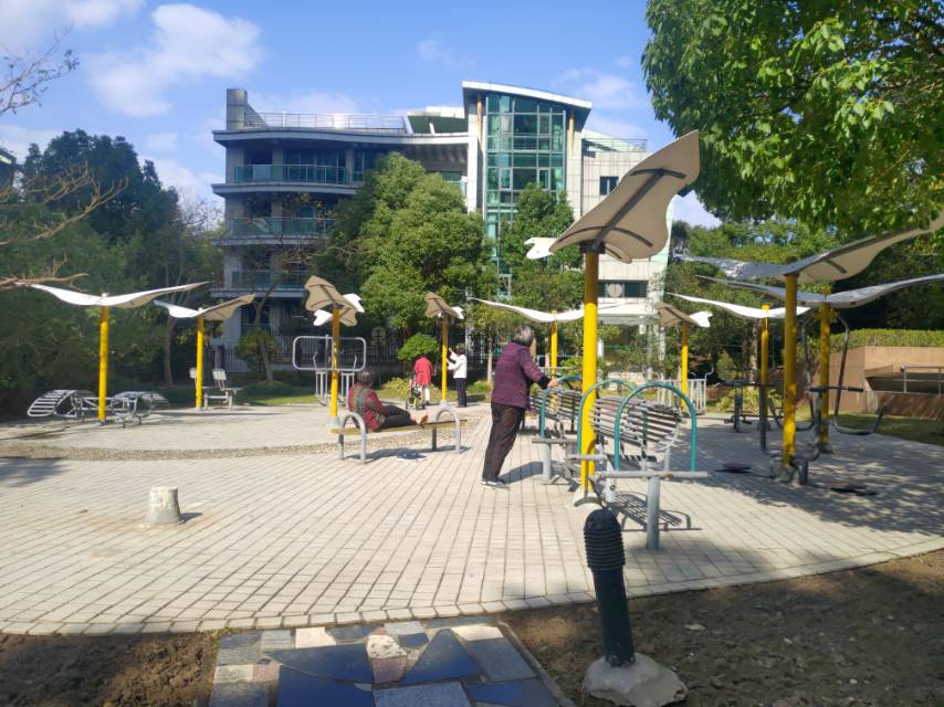 世紀(jì)花園一期健身點(diǎn)