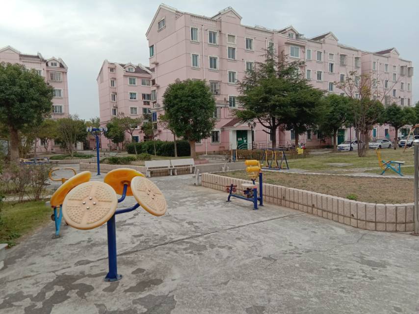 晨陽(yáng)居委晨陽(yáng)路200弄14號(hào)健身路徑 晨陽(yáng)居委晨陽(yáng)路200弄14號(hào)健身路徑