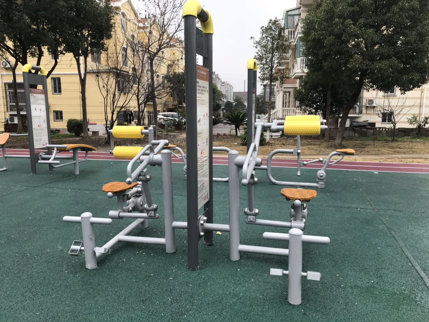 背腹肌訓練器 背腹肌訓練器