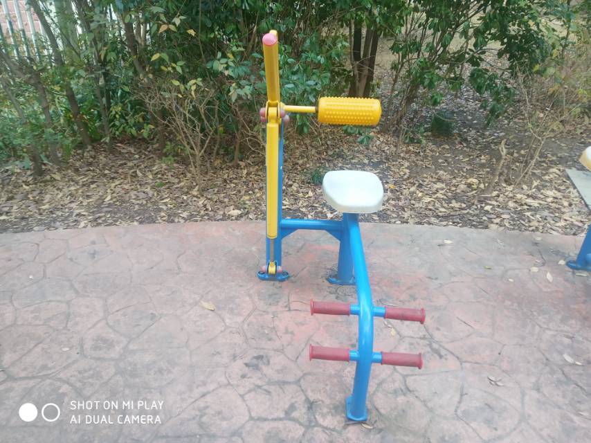 腹背鍛煉器 腹背鍛煉器