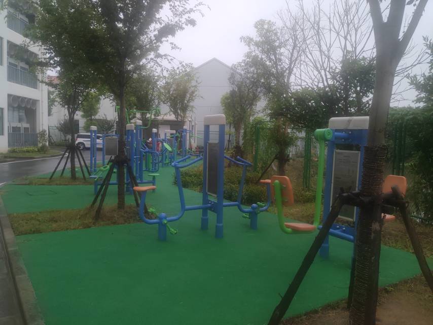 白鶴鎮青龍養護院健身益智點