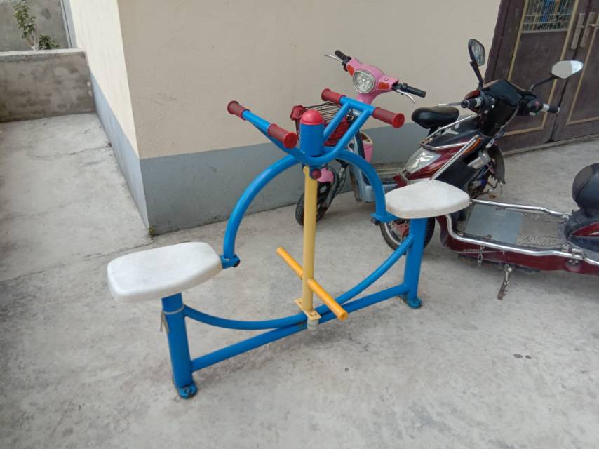 雙人蹬腿器