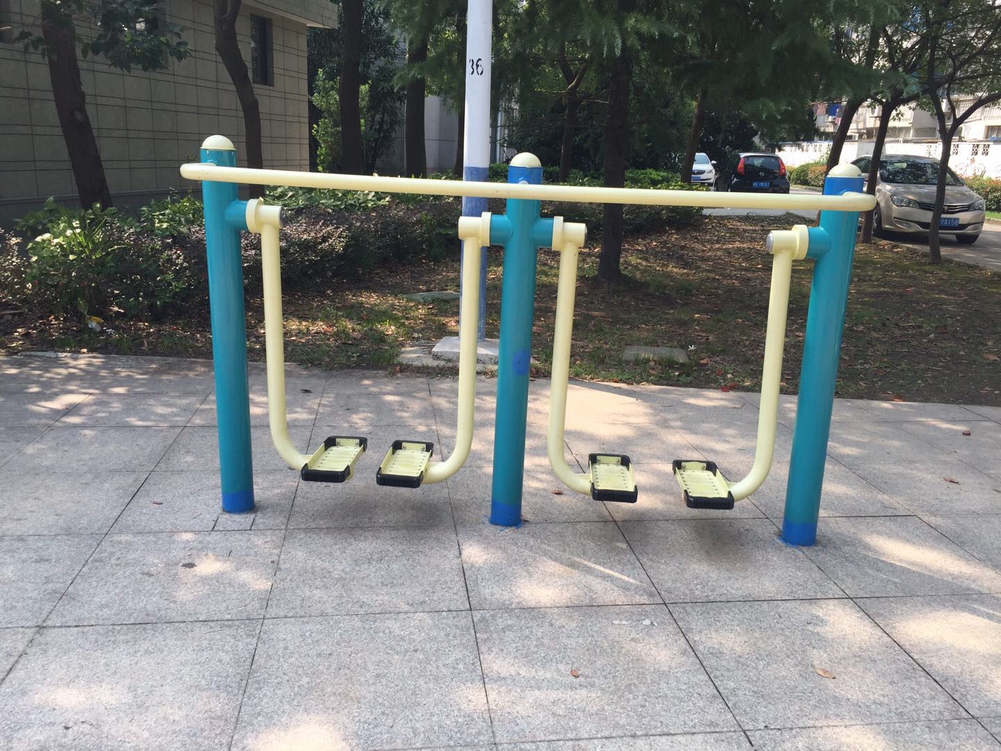 雙位太空漫步機