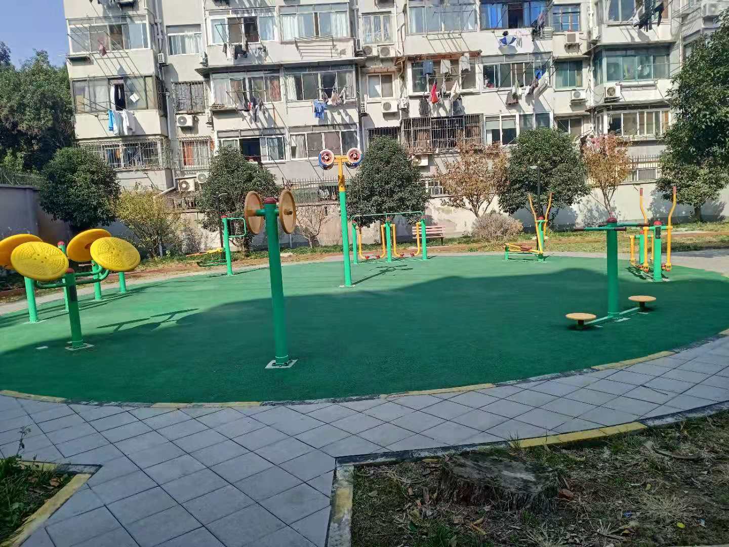 龍柏七村居委健身苑