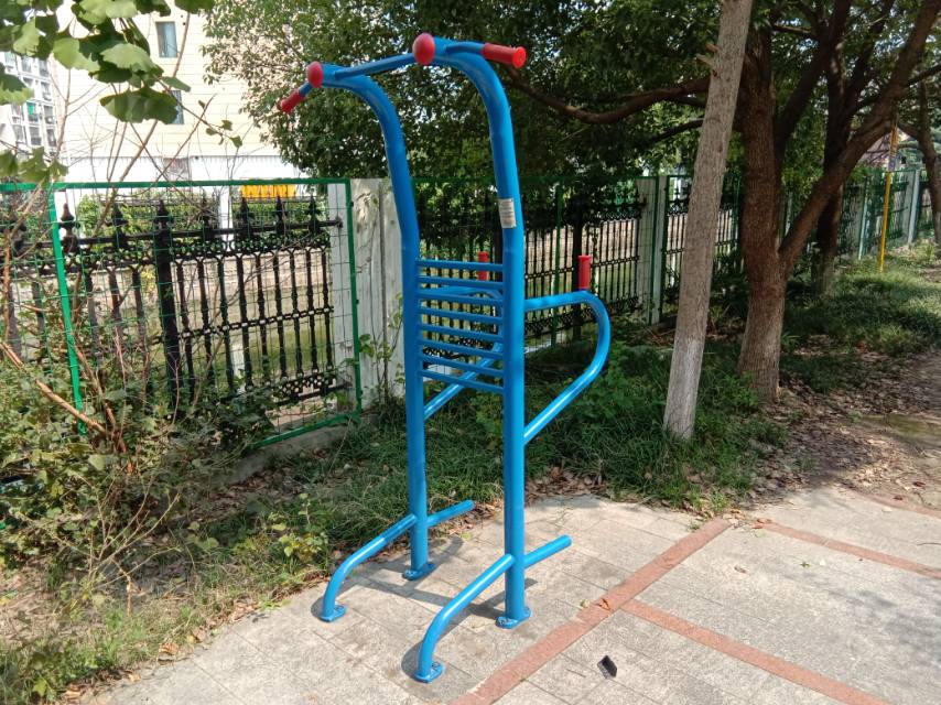 多功能訓練器