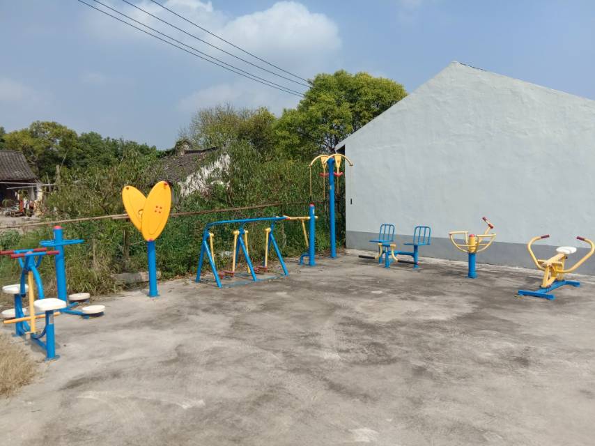 堡鎮財貿村石橋11隊倉庫健身點