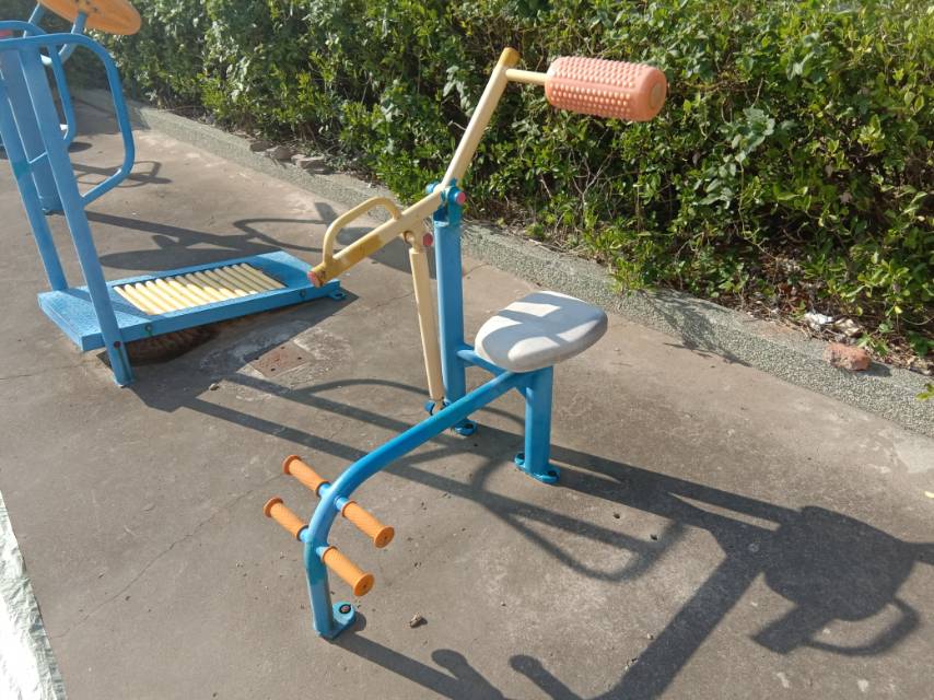 腹背鍛煉器 腹背鍛煉器